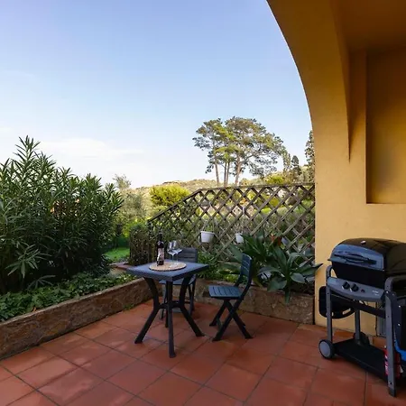 Beachfront, New & Modern Apartment, Murta Maria Apartment Olbia