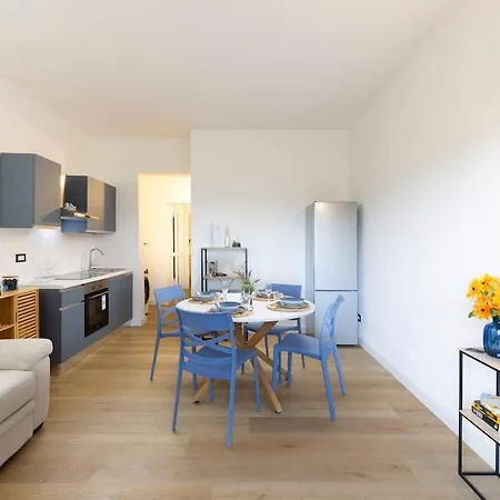Beachfront, New & Modern Apartment, Murta Maria Olbia