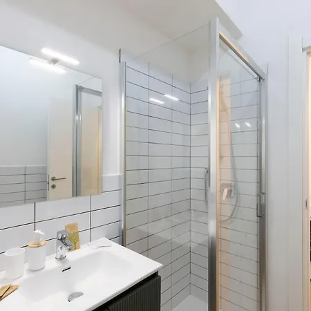 Apartment Beachfront, New & Modern Apartment, Murta Maria Olbia