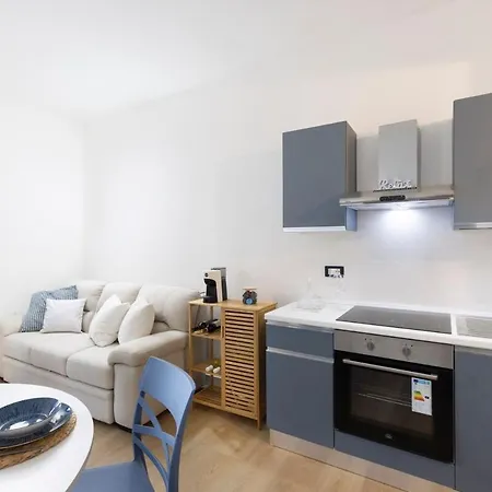 Beachfront, New & Modern Apartment, Murta Maria Apartment *