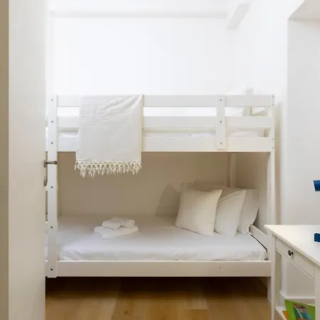 Beachfront, New & Modern Apartment, Murta Maria *